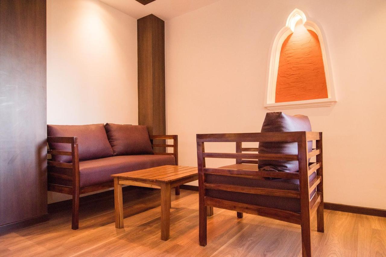 Everest Boutique Hotel Катманду Экстерьер фото